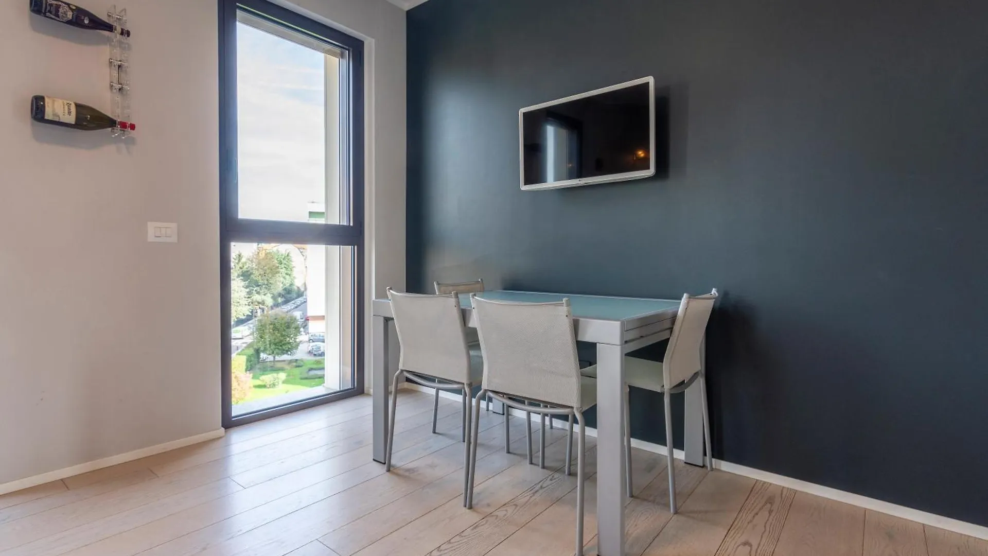 Wolvesdensuite Con Terrazzi E Garage Gratuito Milán