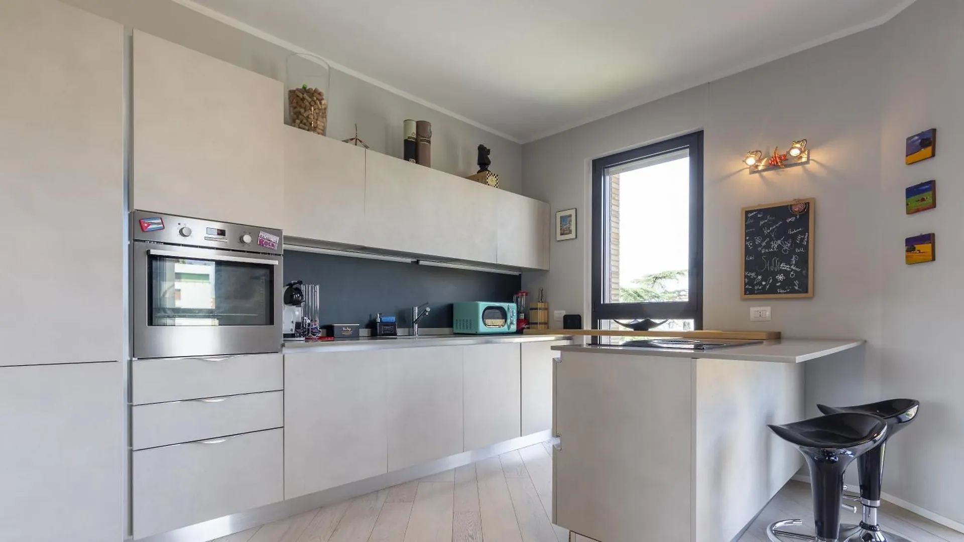 Wolvesdensuite Con Terrazzi E Garage Gratuito Milaan 0*,  Italië